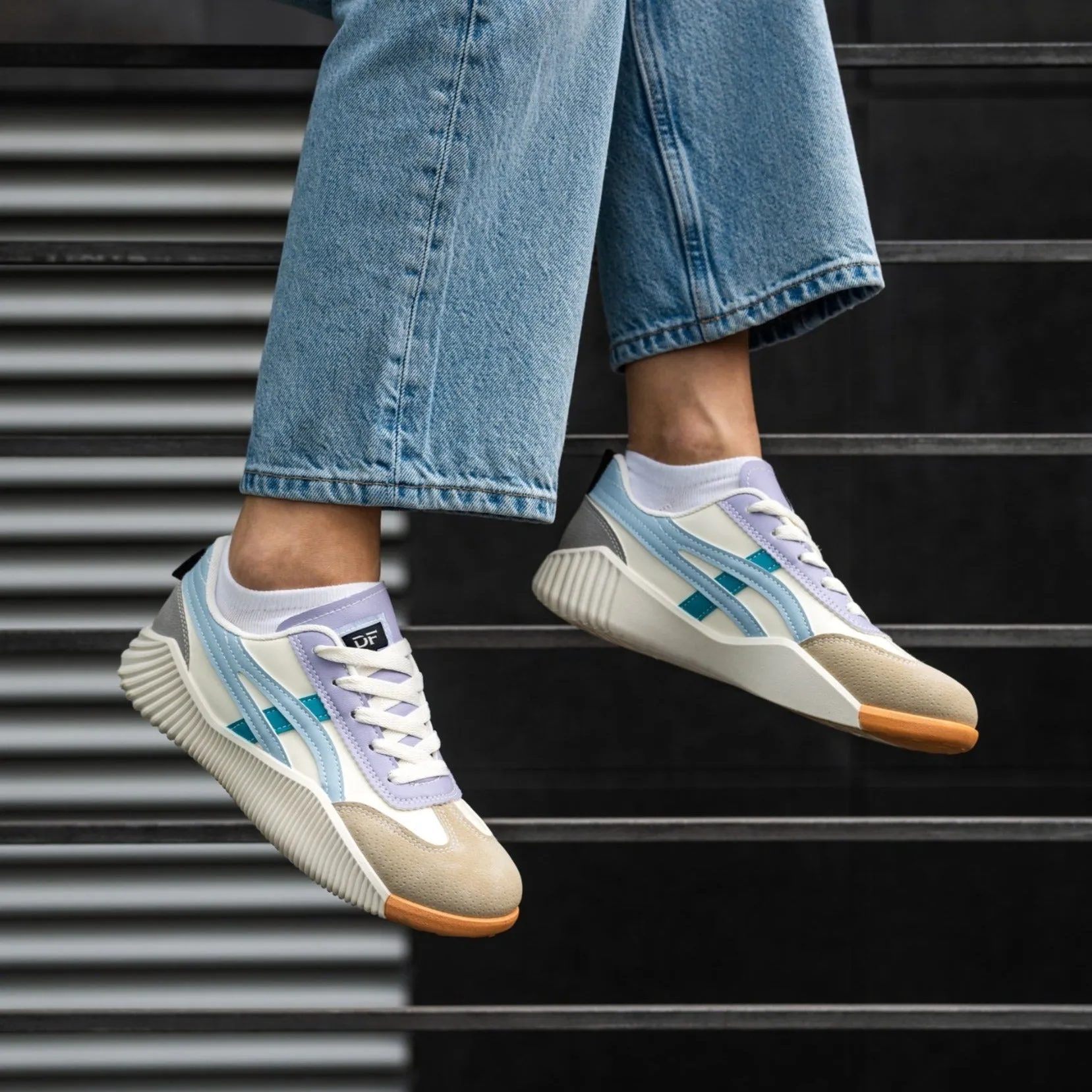 Dahlia - Stylish Sneakers