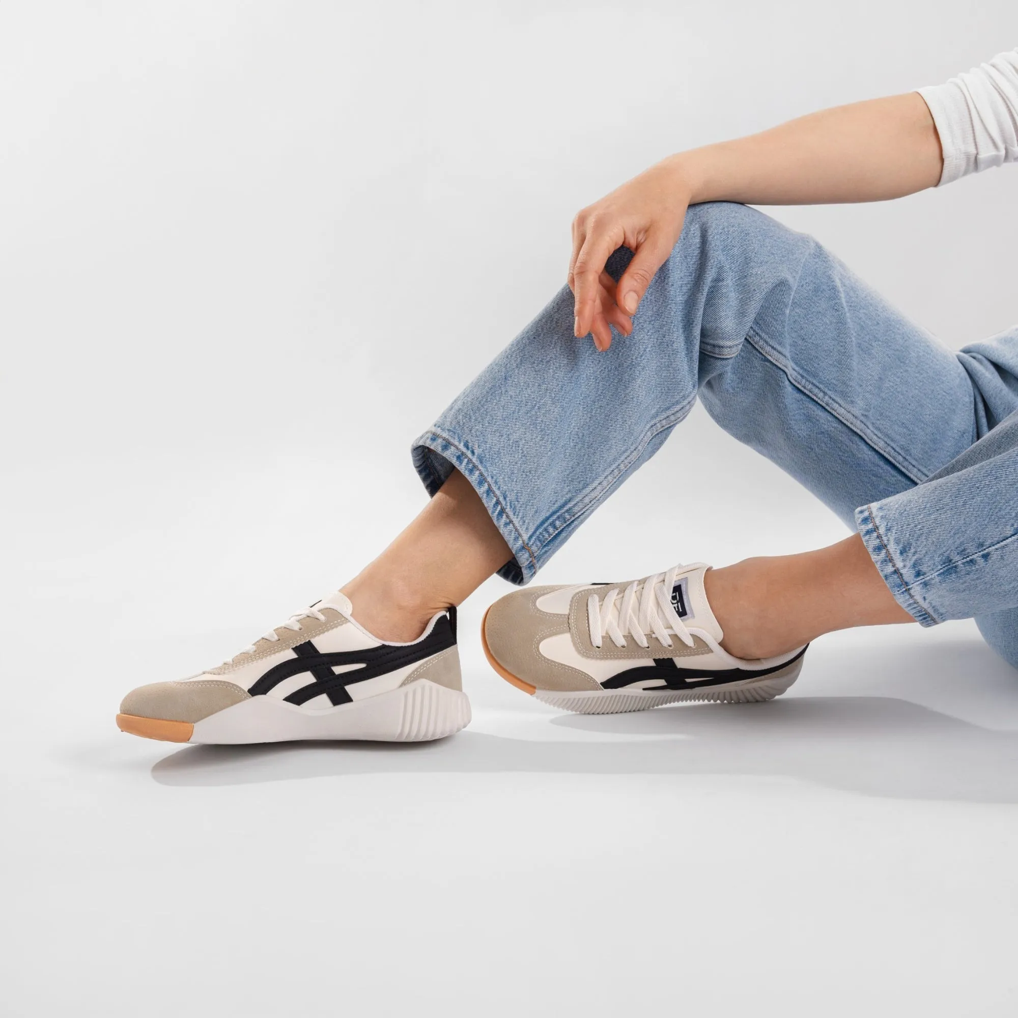 Dahlia - Stylish Sneakers