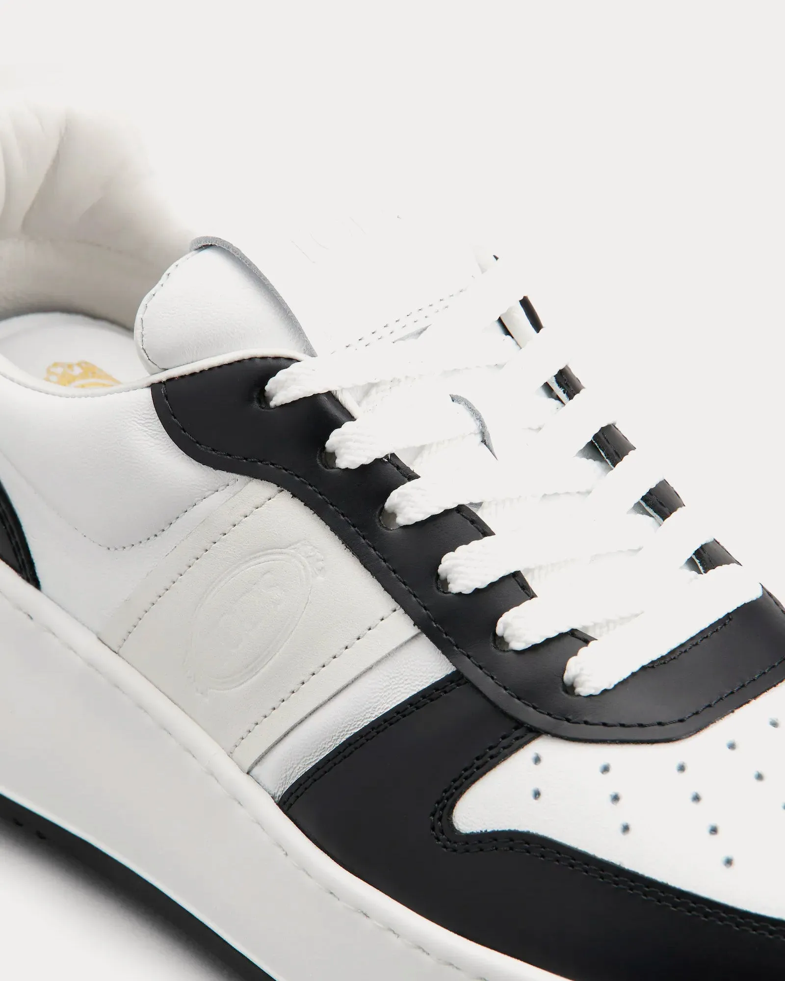 Platform Leather White / Black Low Top Sneakers